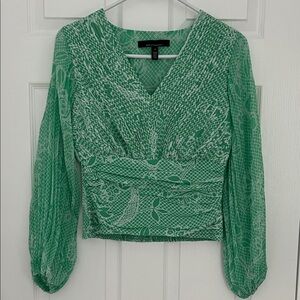 White House Black Market ⭐️ Green V-Neck Women's Top